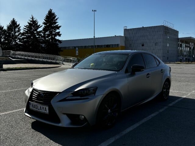 Серый Лексус ИС, объемом двигателя 2.5 л и пробегом 142 тыс. км за 15500 $, фото 2 на Automoto.ua