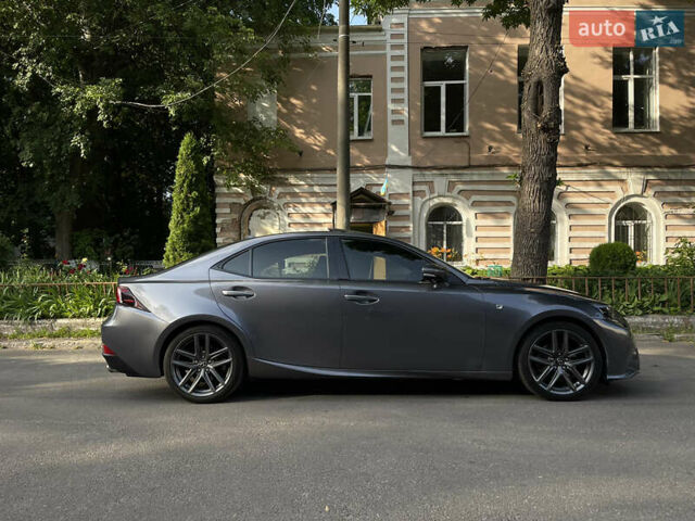 Серый Лексус ИС, объемом двигателя 2.5 л и пробегом 180 тыс. км за 15400 $, фото 3 на Automoto.ua