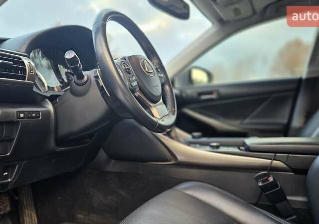 Сірий Лексус ІС, об'ємом двигуна 2.5 л та пробігом 177 тис. км за 15900 $, фото 10 на Automoto.ua
