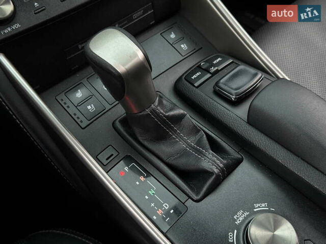 Сірий Лексус ІС, об'ємом двигуна 2.5 л та пробігом 177 тис. км за 15990 $, фото 27 на Automoto.ua