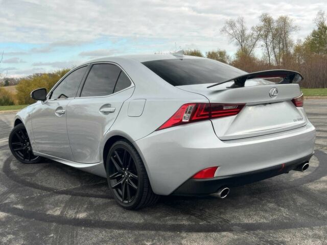 Серый Лексус ИС, объемом двигателя 3.5 л и пробегом 85 тыс. км за 4500 $, фото 2 на Automoto.ua