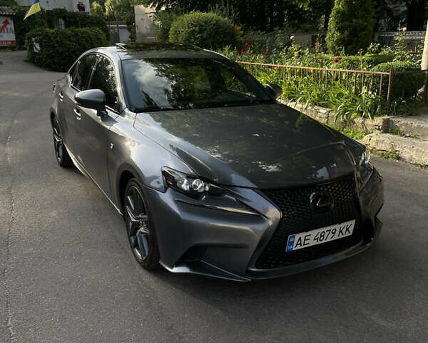 Серый Лексус ИС, объемом двигателя 2.5 л и пробегом 180 тыс. км за 15400 $, фото 5 на Automoto.ua