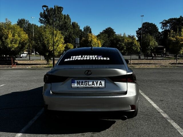 Серый Лексус ИС, объемом двигателя 2.5 л и пробегом 142 тыс. км за 15500 $, фото 4 на Automoto.ua