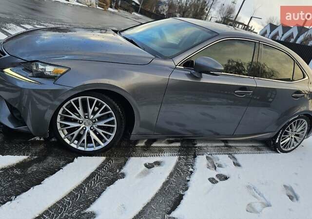 Сірий Лексус ІС, об'ємом двигуна 2.5 л та пробігом 177 тис. км за 15900 $, фото 1 на Automoto.ua