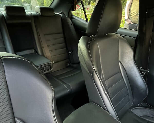 Серый Лексус ИС, объемом двигателя 2.5 л и пробегом 180 тыс. км за 15400 $, фото 9 на Automoto.ua