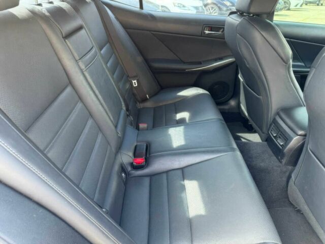 Сірий Лексус ІС, об'ємом двигуна 2.5 л та пробігом 86 тис. км за 4350 $, фото 12 на Automoto.ua