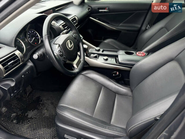 Серый Лексус ИС, объемом двигателя 2.5 л и пробегом 181 тыс. км за 17500 $, фото 25 на Automoto.ua