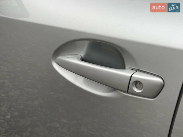 Сірий Лексус ІС, об'ємом двигуна 2.5 л та пробігом 177 тис. км за 15990 $, фото 10 на Automoto.ua