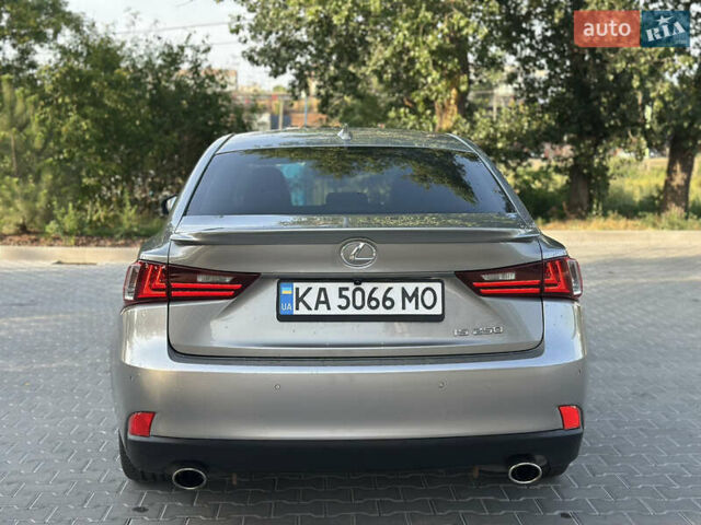 Сірий Лексус ІС, об'ємом двигуна 2.5 л та пробігом 160 тис. км за 15300 $, фото 12 на Automoto.ua
