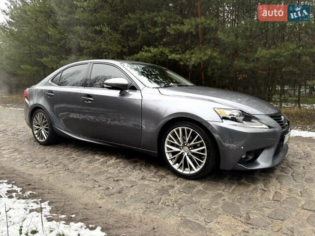 Серый Лексус ИС, объемом двигателя 2.5 л и пробегом 181 тыс. км за 17500 $, фото 7 на Automoto.ua