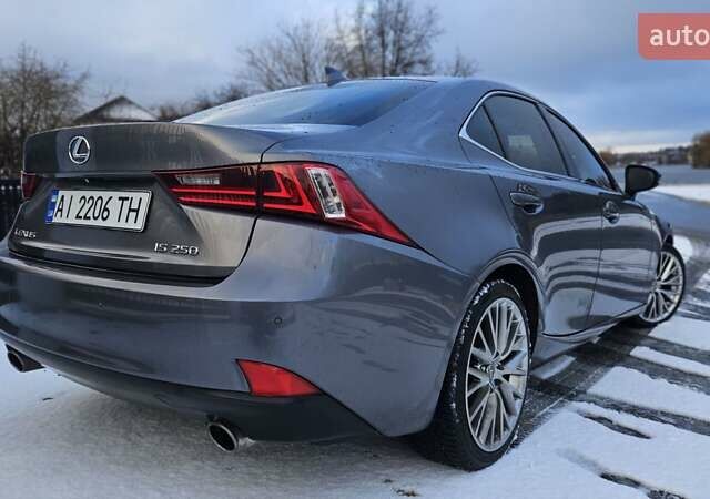 Сірий Лексус ІС, об'ємом двигуна 2.5 л та пробігом 177 тис. км за 15900 $, фото 6 на Automoto.ua