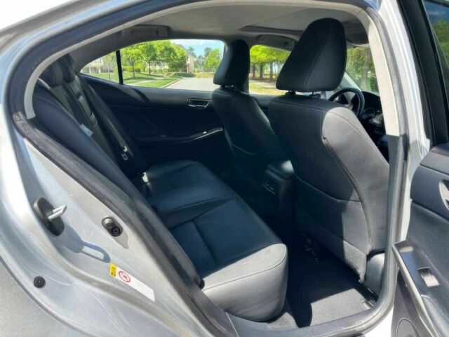 Серый Лексус ИС, объемом двигателя 2.5 л и пробегом 86 тыс. км за 4500 $, фото 10 на Automoto.ua