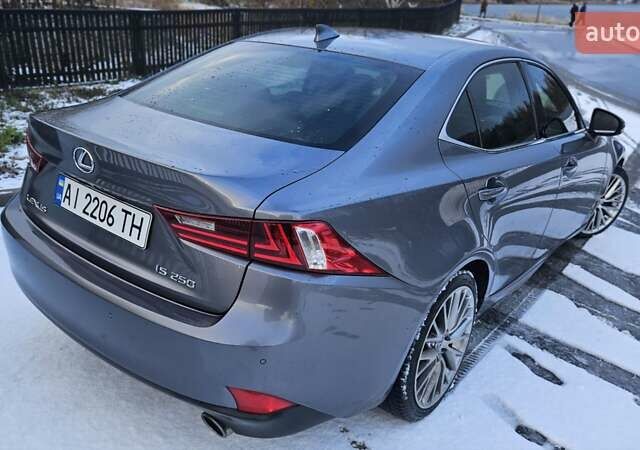 Сірий Лексус ІС, об'ємом двигуна 2.5 л та пробігом 177 тис. км за 15900 $, фото 5 на Automoto.ua