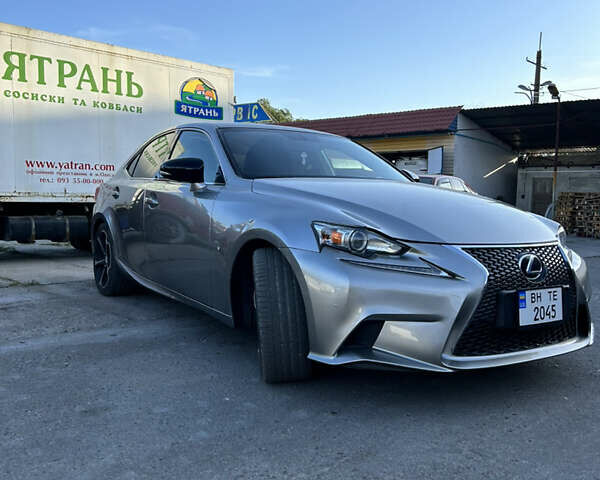Серый Лексус ИС, объемом двигателя 2.5 л и пробегом 145 тыс. км за 16500 $, фото 3 на Automoto.ua