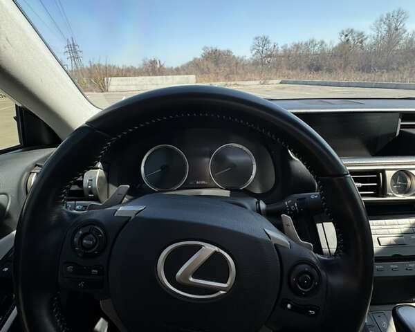 Сірий Лексус ІС, об'ємом двигуна 2.5 л та пробігом 84 тис. км за 16300 $, фото 17 на Automoto.ua