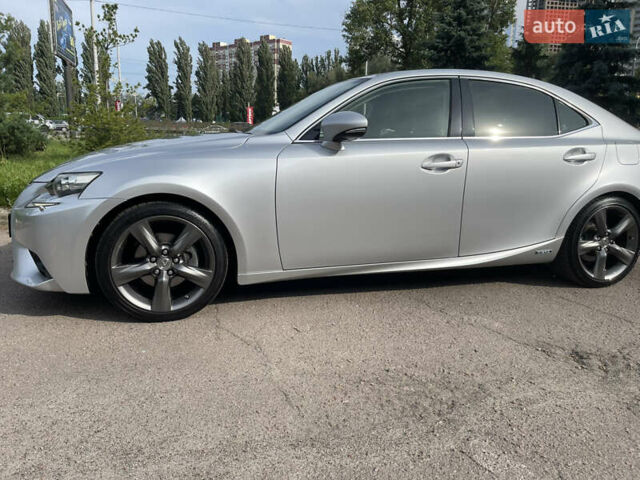 Серый Лексус ИС, объемом двигателя 2.49 л и пробегом 261 тыс. км за 21500 $, фото 2 на Automoto.ua