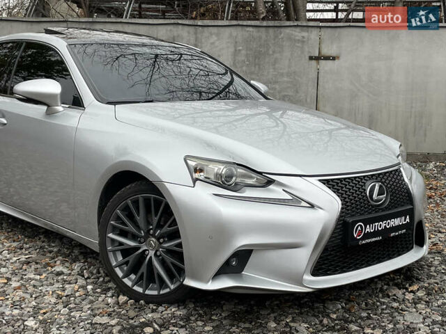 Сірий Лексус ІС, об'ємом двигуна 2.5 л та пробігом 177 тис. км за 15990 $, фото 1 на Automoto.ua