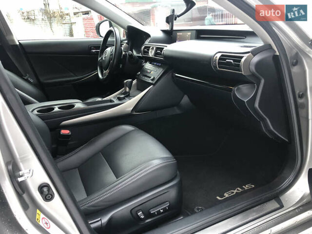 Серый Лексус ИС, объемом двигателя 2.49 л и пробегом 167 тыс. км за 15700 $, фото 9 на Automoto.ua
