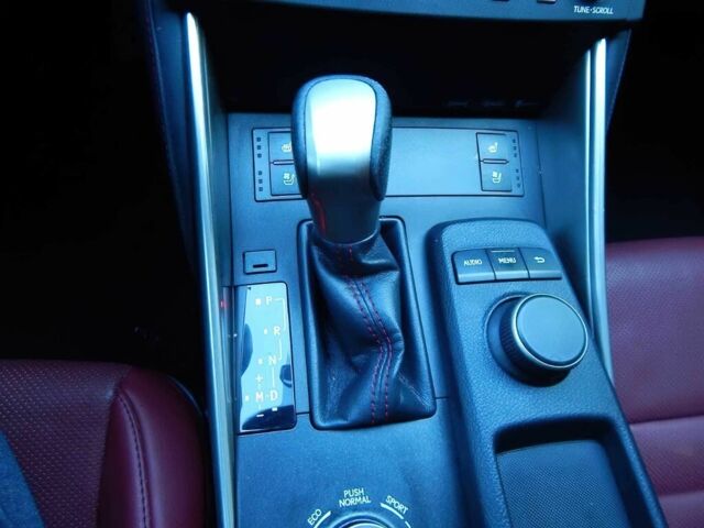 Серый Лексус ИС, объемом двигателя 2.5 л и пробегом 70 тыс. км за 7000 $, фото 13 на Automoto.ua