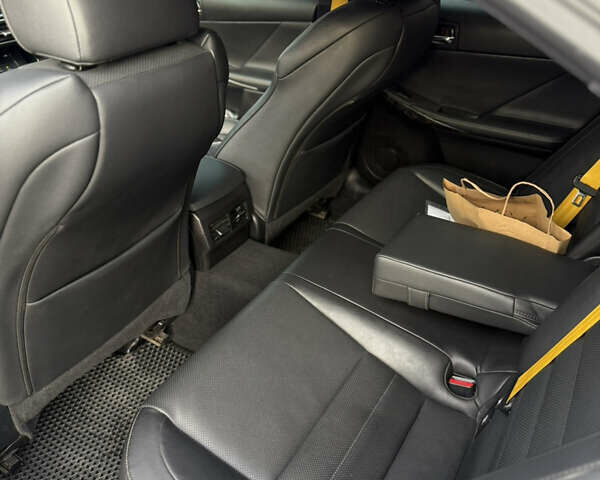 Серый Лексус ИС, объемом двигателя 2 л и пробегом 180 тыс. км за 17500 $, фото 22 на Automoto.ua