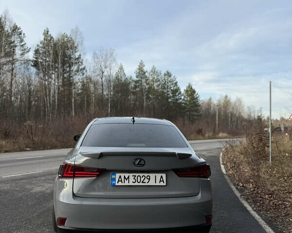 Серый Лексус ИС, объемом двигателя 2 л и пробегом 180 тыс. км за 17500 $, фото 6 на Automoto.ua
