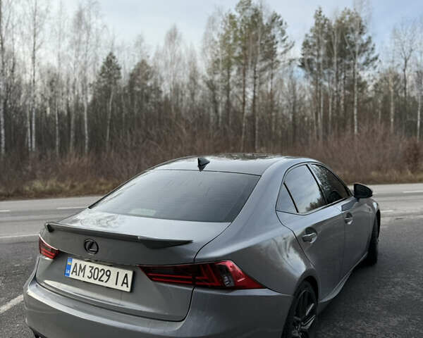 Серый Лексус ИС, объемом двигателя 2 л и пробегом 190 тыс. км за 15000 $, фото 8 на Automoto.ua