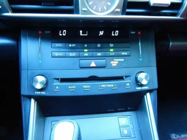 Серый Лексус ИС, объемом двигателя 2.5 л и пробегом 70 тыс. км за 7000 $, фото 10 на Automoto.ua