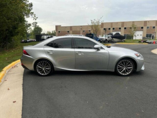 Серый Лексус ИС, объемом двигателя 2.5 л и пробегом 73 тыс. км за 9700 $, фото 3 на Automoto.ua