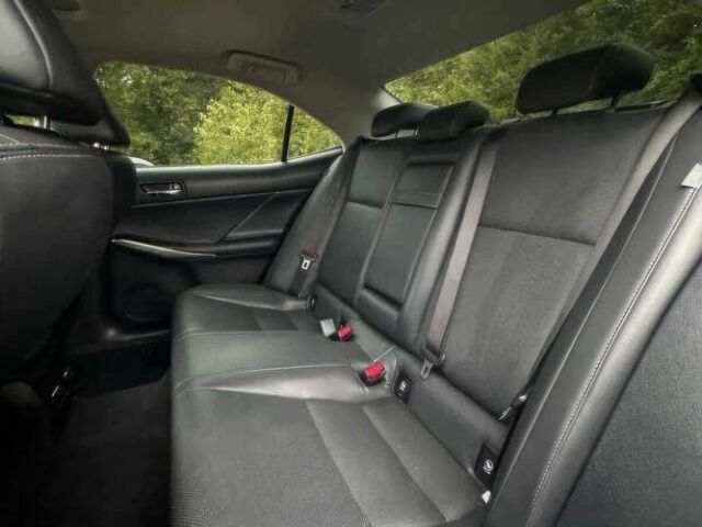 Серый Лексус ИС, объемом двигателя 2.5 л и пробегом 73 тыс. км за 9700 $, фото 9 на Automoto.ua