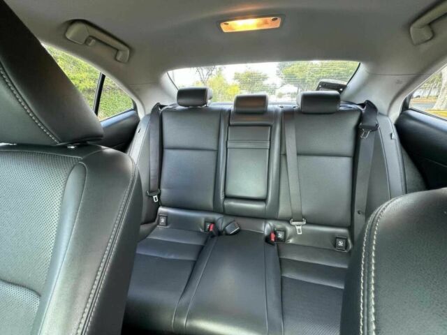 Серый Лексус ИС, объемом двигателя 2.5 л и пробегом 80 тыс. км за 10000 $, фото 8 на Automoto.ua