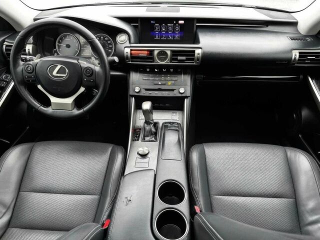 Серый Лексус ИС, объемом двигателя 2.5 л и пробегом 72 тыс. км за 6300 $, фото 8 на Automoto.ua