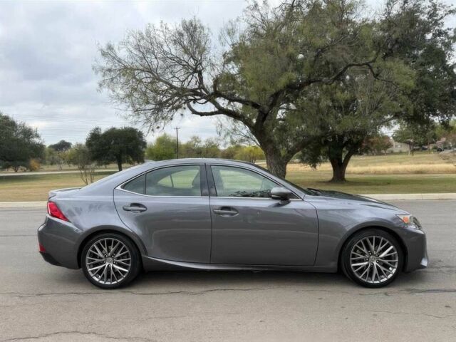 Сірий Лексус ІС, об'ємом двигуна 2.5 л та пробігом 75 тис. км за 4600 $, фото 2 на Automoto.ua