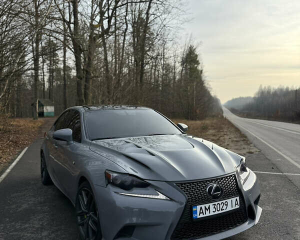 Серый Лексус ИС, объемом двигателя 2 л и пробегом 180 тыс. км за 17500 $, фото 2 на Automoto.ua