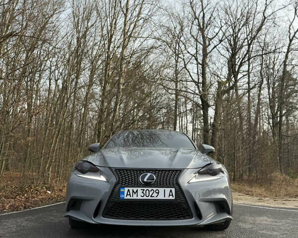 Серый Лексус ИС, объемом двигателя 2 л и пробегом 180 тыс. км за 17500 $, фото 3 на Automoto.ua