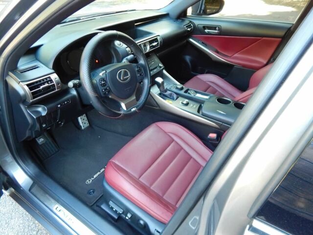 Серый Лексус ИС, объемом двигателя 2.5 л и пробегом 70 тыс. км за 7000 $, фото 7 на Automoto.ua