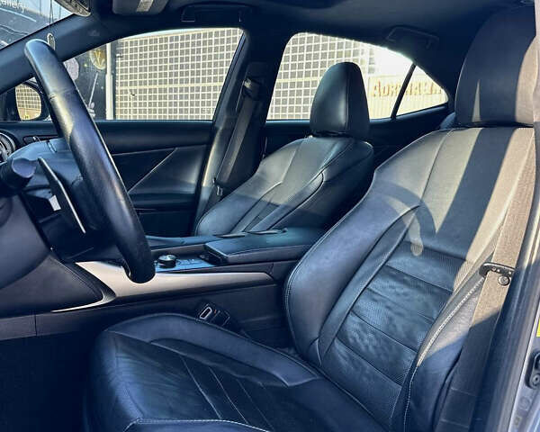 Сірий Лексус ІС, об'ємом двигуна 2.49 л та пробігом 223 тис. км за 16500 $, фото 8 на Automoto.ua
