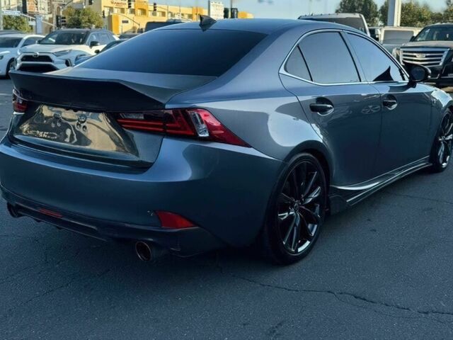 Серый Лексус ИС, объемом двигателя 3.5 л и пробегом 72 тыс. км за 3500 $, фото 5 на Automoto.ua