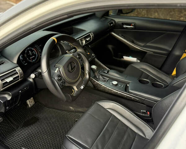 Серый Лексус ИС, объемом двигателя 2 л и пробегом 180 тыс. км за 17500 $, фото 19 на Automoto.ua