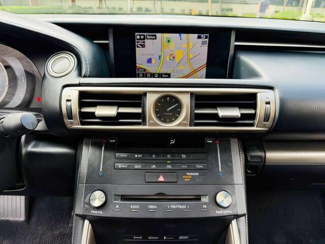 Сірий Лексус ІС, об'ємом двигуна 2.5 л та пробігом 71 тис. км за 11000 $, фото 11 на Automoto.ua