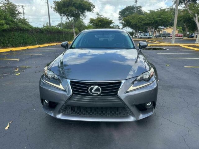 Серый Лексус ИС, объемом двигателя 2.5 л и пробегом 80 тыс. км за 10000 $, фото 1 на Automoto.ua