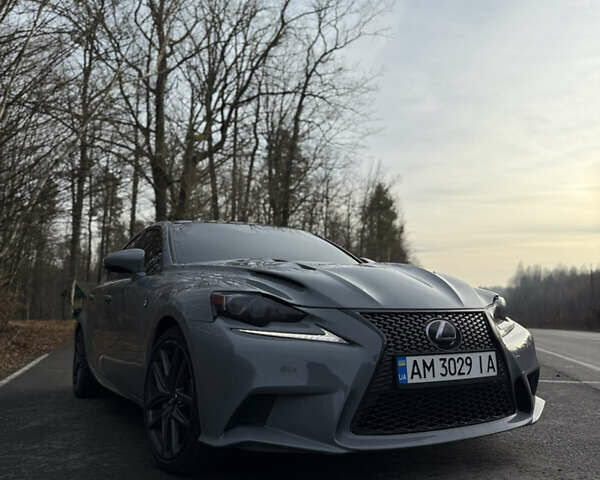 Серый Лексус ИС, объемом двигателя 2 л и пробегом 180 тыс. км за 17500 $, фото 1 на Automoto.ua