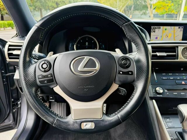 Сірий Лексус ІС, об'ємом двигуна 2.5 л та пробігом 71 тис. км за 11000 $, фото 10 на Automoto.ua