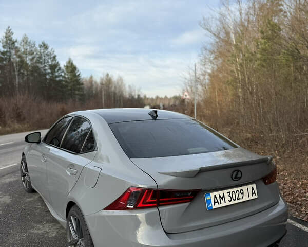 Серый Лексус ИС, объемом двигателя 2 л и пробегом 180 тыс. км за 17500 $, фото 9 на Automoto.ua