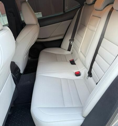 Сірий Лексус ІС, об'ємом двигуна 2 л та пробігом 147 тис. км за 18700 $, фото 8 на Automoto.ua