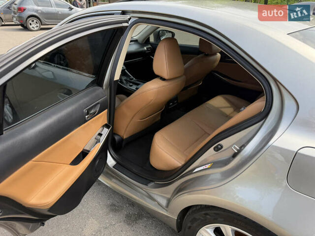 Сірий Лексус ІС, об'ємом двигуна 3.5 л та пробігом 144 тис. км за 17999 $, фото 7 на Automoto.ua