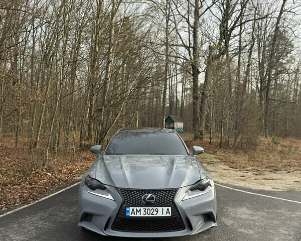 Серый Лексус ИС, объемом двигателя 2 л и пробегом 180 тыс. км за 17500 $, фото 4 на Automoto.ua