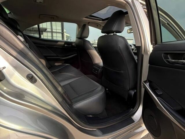 Лексус ІС 2015 у Києві на Automoto.ua Сірий Лексус ІС, об'ємом двигуна 2.5 л та пробігом 210 тис. км за 16500 $, фото 7 на Automoto.ua