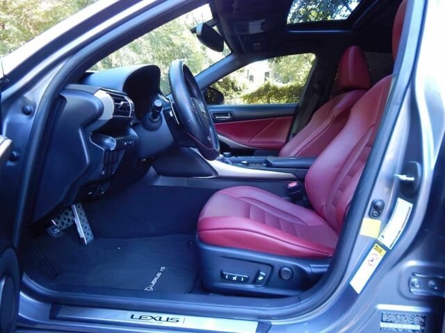 Серый Лексус ИС, объемом двигателя 2.5 л и пробегом 70 тыс. км за 7000 $, фото 9 на Automoto.ua