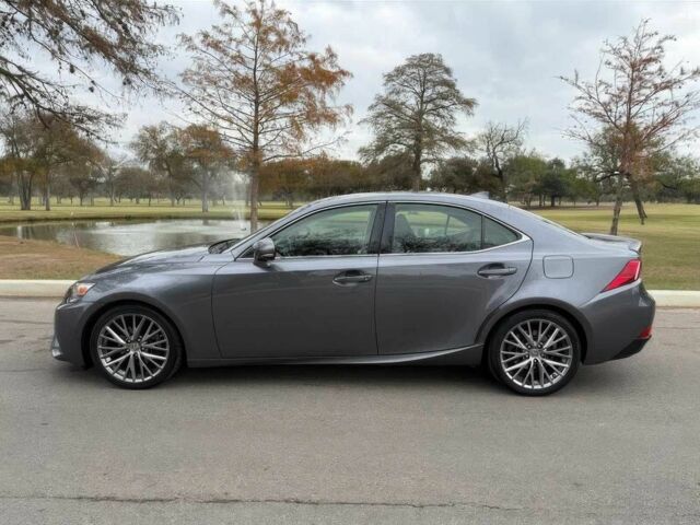 Сірий Лексус ІС, об'ємом двигуна 2.5 л та пробігом 75 тис. км за 4600 $, фото 4 на Automoto.ua