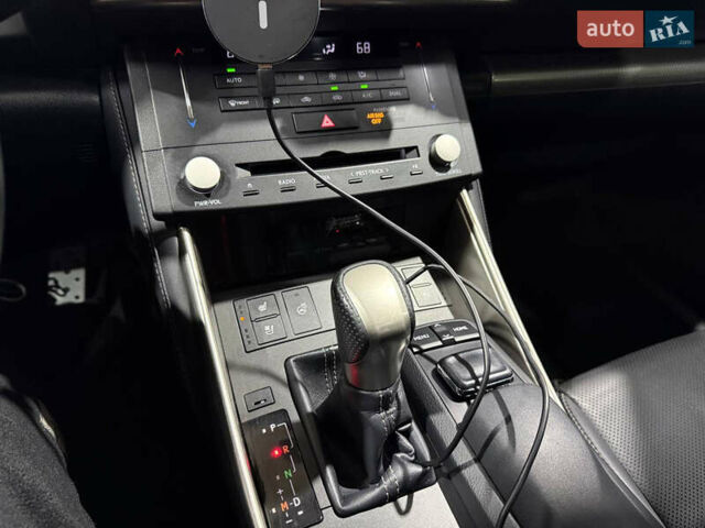 Сірий Лексус ІС, об'ємом двигуна 3.46 л та пробігом 176 тис. км за 21000 $, фото 8 на Automoto.ua